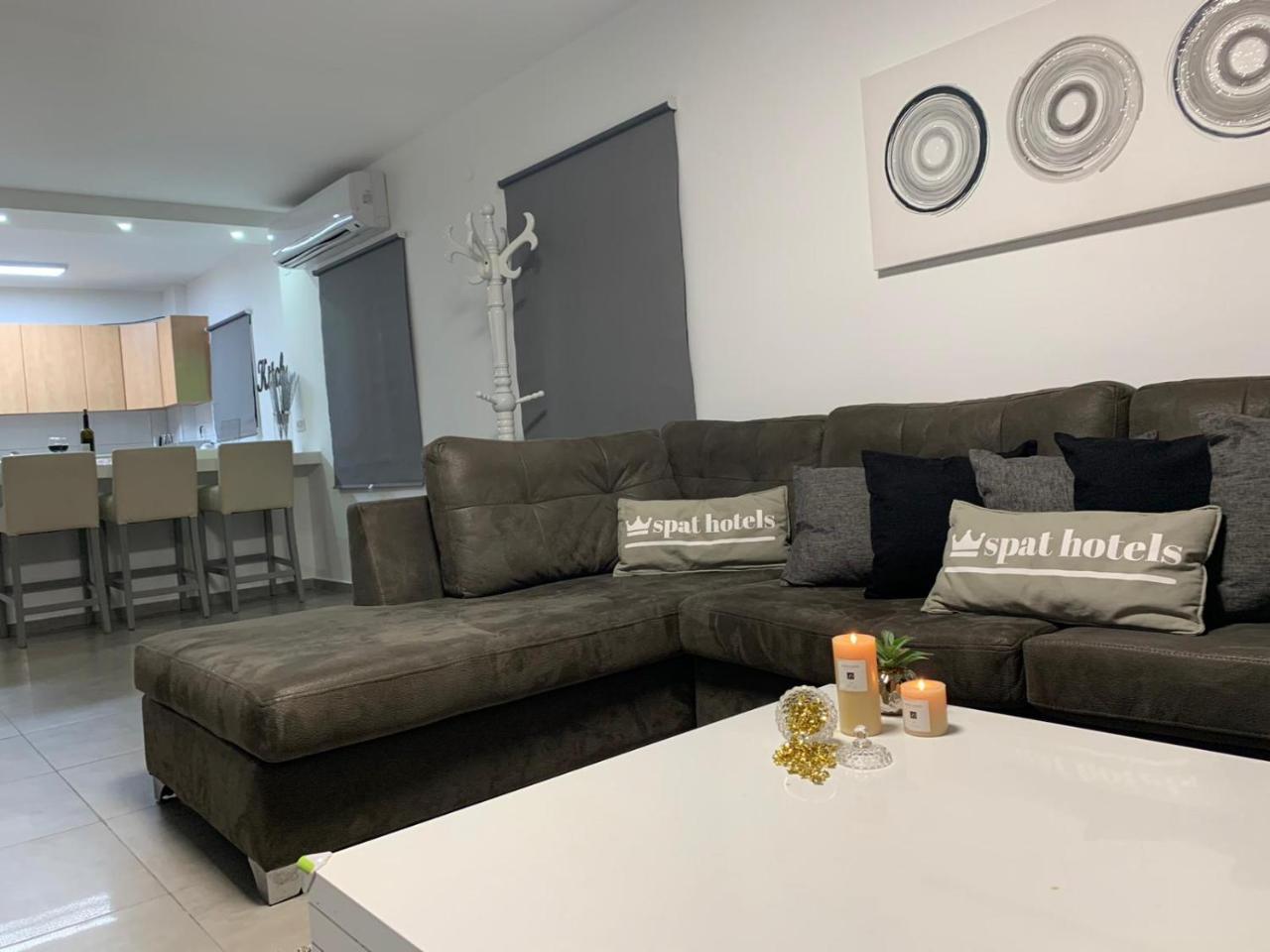 Spat Apartments Bat Yam Exterior photo